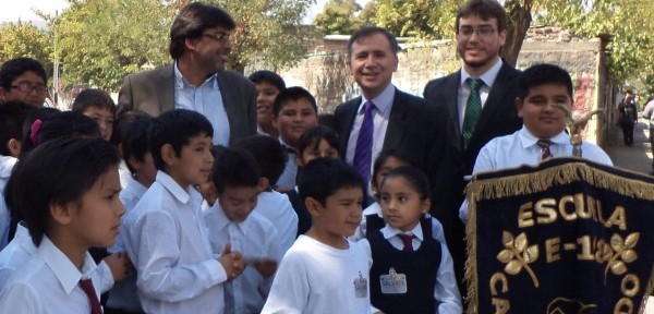 Transportes inaugura semáforo de última tecnología en comuna de Recoleta