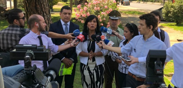 Ministra anunciando medidas de prevención por fiestas de fin de año