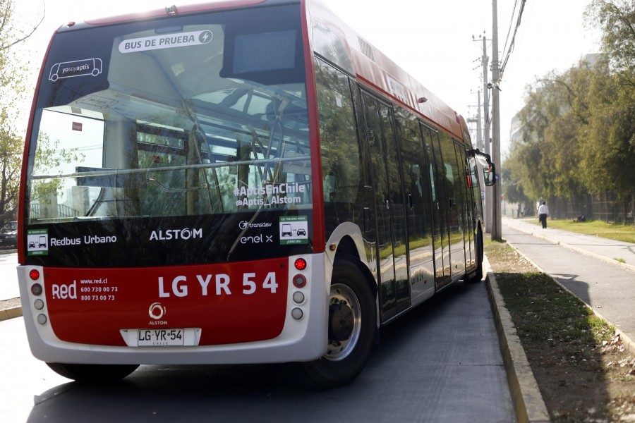 Parte trasera bus piloto Aptis