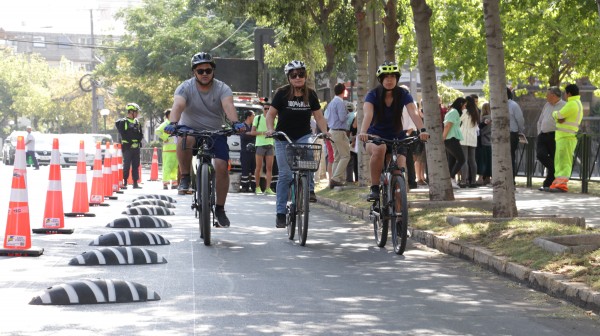 Ciclistas en nueva CicloPista