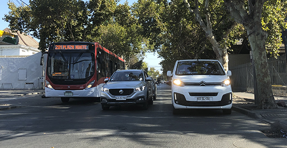 Detallamos funcionamiento del transporte público y de los permisos para desplazarse en las comunas con cuarentena