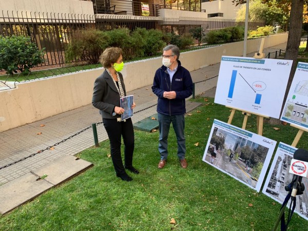 Ministra Hutt y Alcalde Lavín presentando el proyecto de CicloPistas