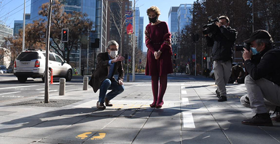 Ministra Hutt y Alcalde Lavín lanzan intervención de urbanismo táctico Covid-19 y protocolo para uso de buses comunales