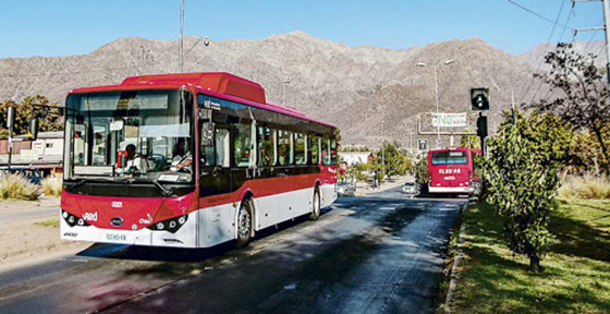 A tres meses del debut del plan paso a paso en la Región Metropolitana, la movilidad permanece bajo los niveles pre-pandemia