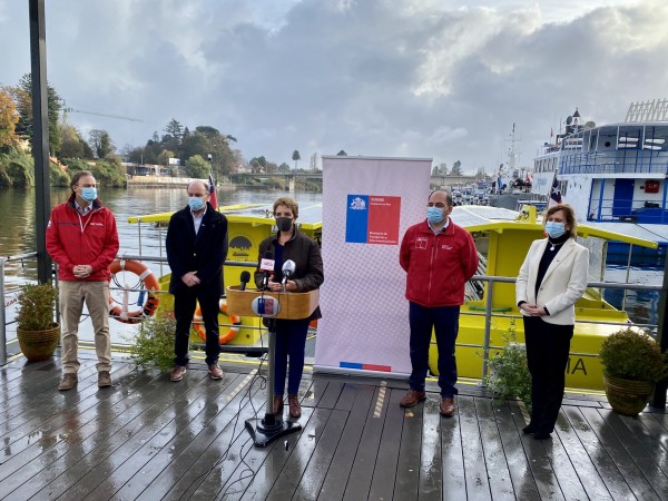 Ministra Hutt entregó positivo balance del transporte público fluvial en Valdivia: cerca de 3 mil personas ya lo han utilizado 