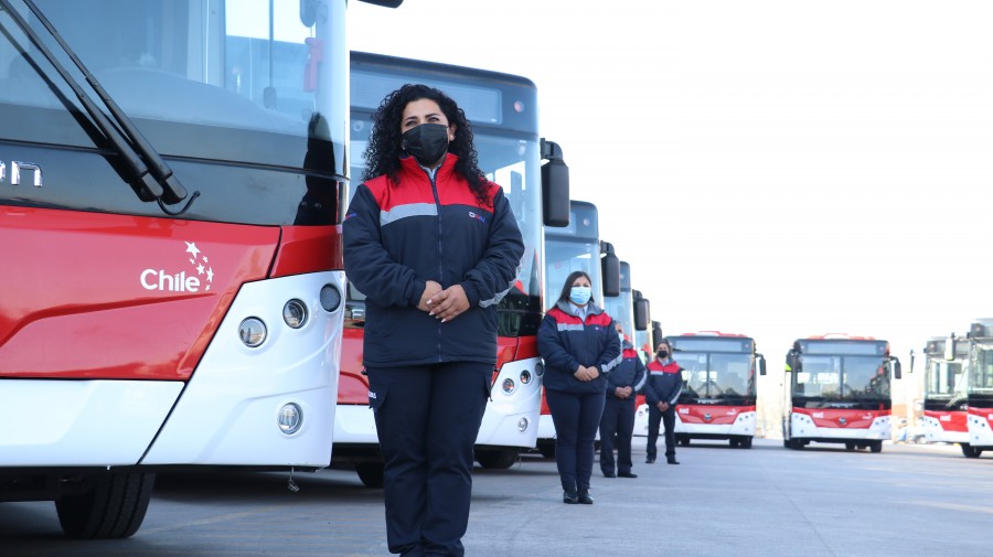 Presentan 70 nuevos buses eléctricos para la zona sur