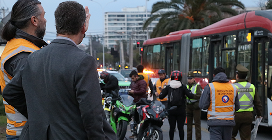 MTT realiza fiscalización a normativa de luces en vehículos y entrega balance de plan Calles Protegidas